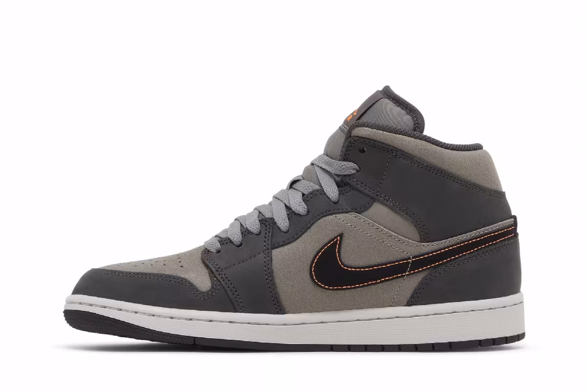 Air Jordan 1 Mid SE Night Stadium, view 4