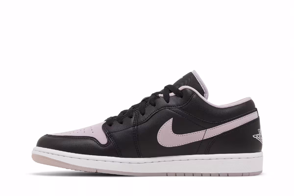 Air Jordan 1 Low SE Black Iced Lilac, view 4