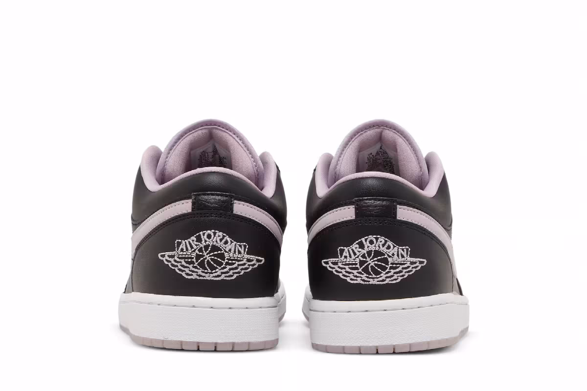 Air Jordan 1 Low SE Black Iced Lilac, view 7