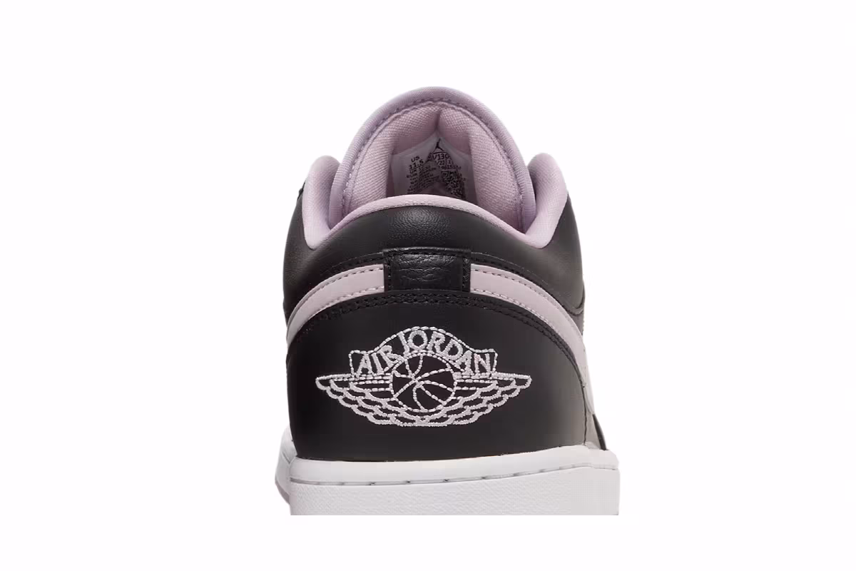 Air Jordan 1 Low SE Black Iced Lilac, view 8