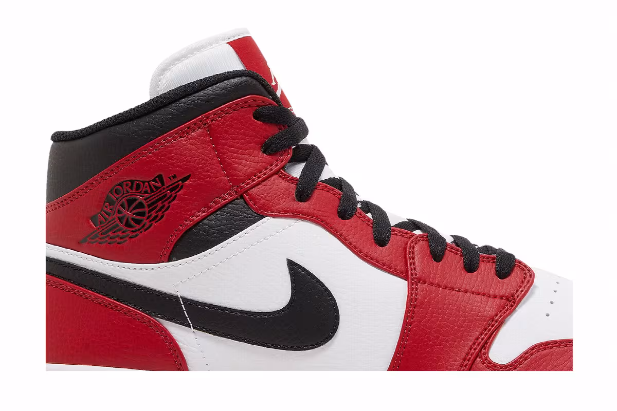 Air Jordan 1 Mid TD Cleat Chicago 2023, view 3