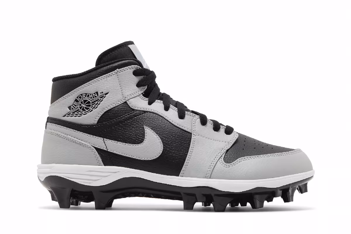Air Jordan 1 Mid TD Cleat Shadow 2.0, view 2