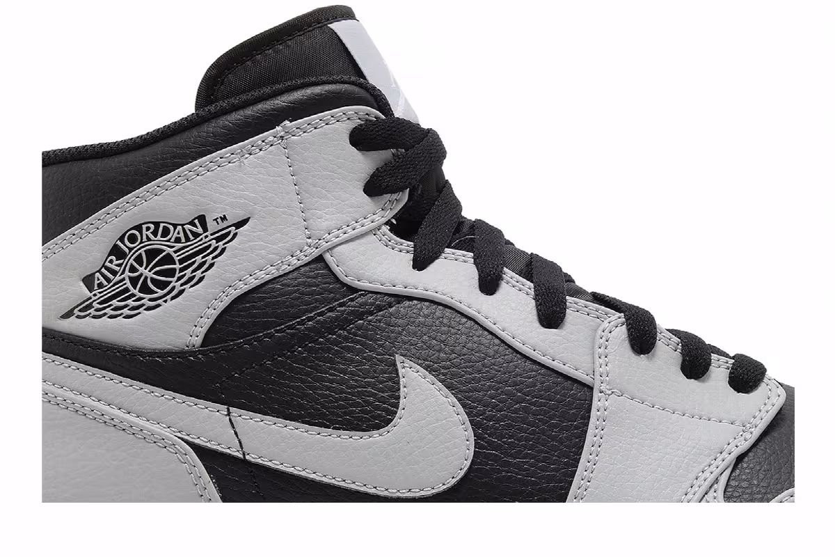 Air Jordan 1 Mid TD Cleat Shadow 2.0, view 3
