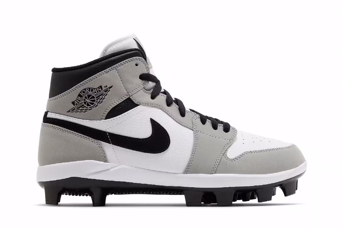 Air Jordan 1 MCS Light Smoke Grey, view 2