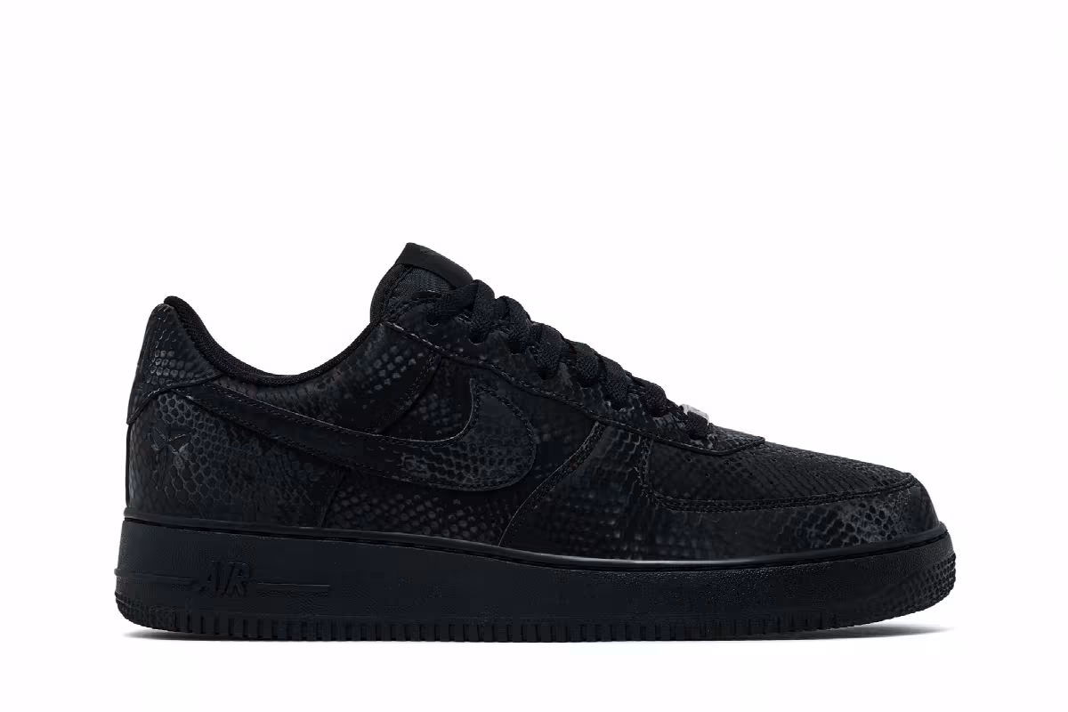 Kobe Bryant x Nike Air Force 1 Low Triple Black, view 2