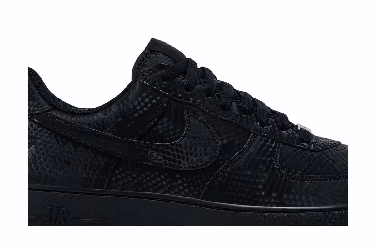 Kobe Bryant x Nike Air Force 1 Low Triple Black, view 3