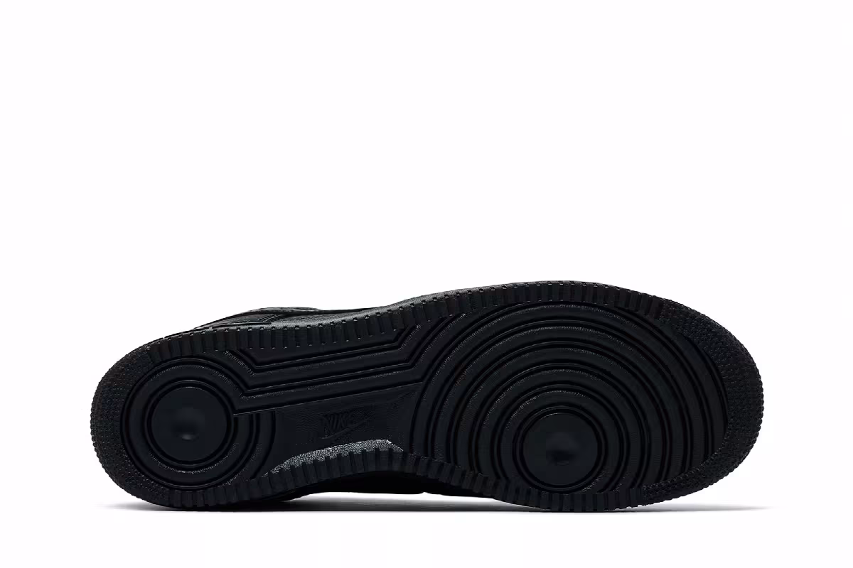 Kobe Bryant x Nike Air Force 1 Low Triple Black, view 5