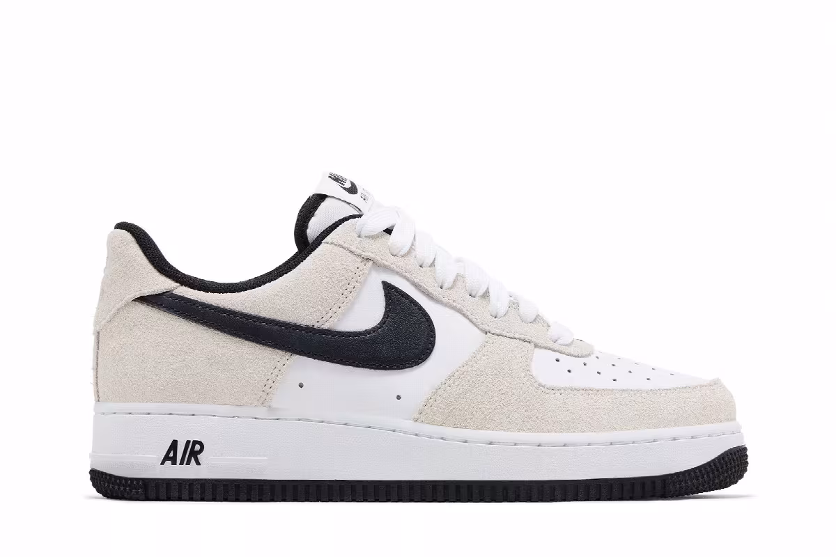 Nike Air Force 1 Photon Dust Black, view 2