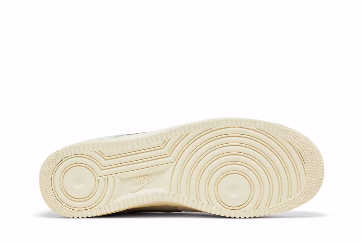 Nike Air Force 1 Phantom, view 5