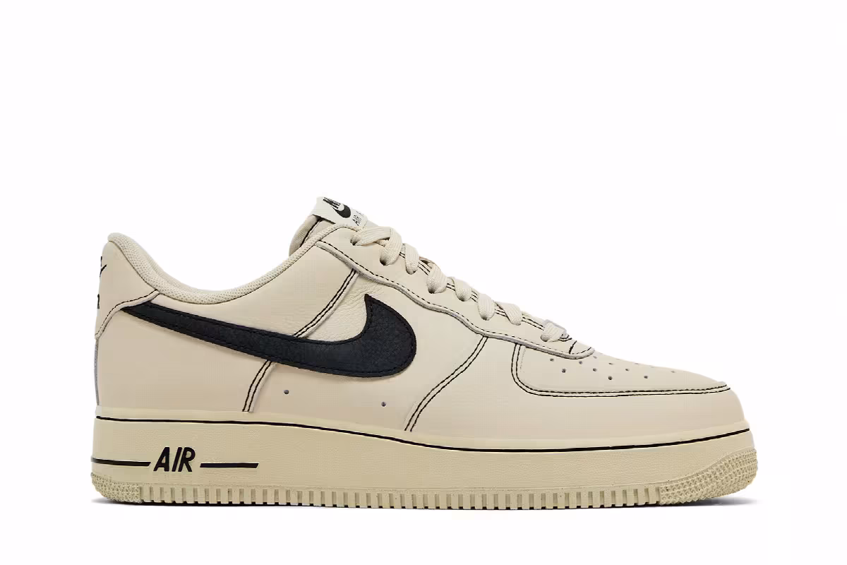 Nike Air Force 1 Light Khaki Black, view 2