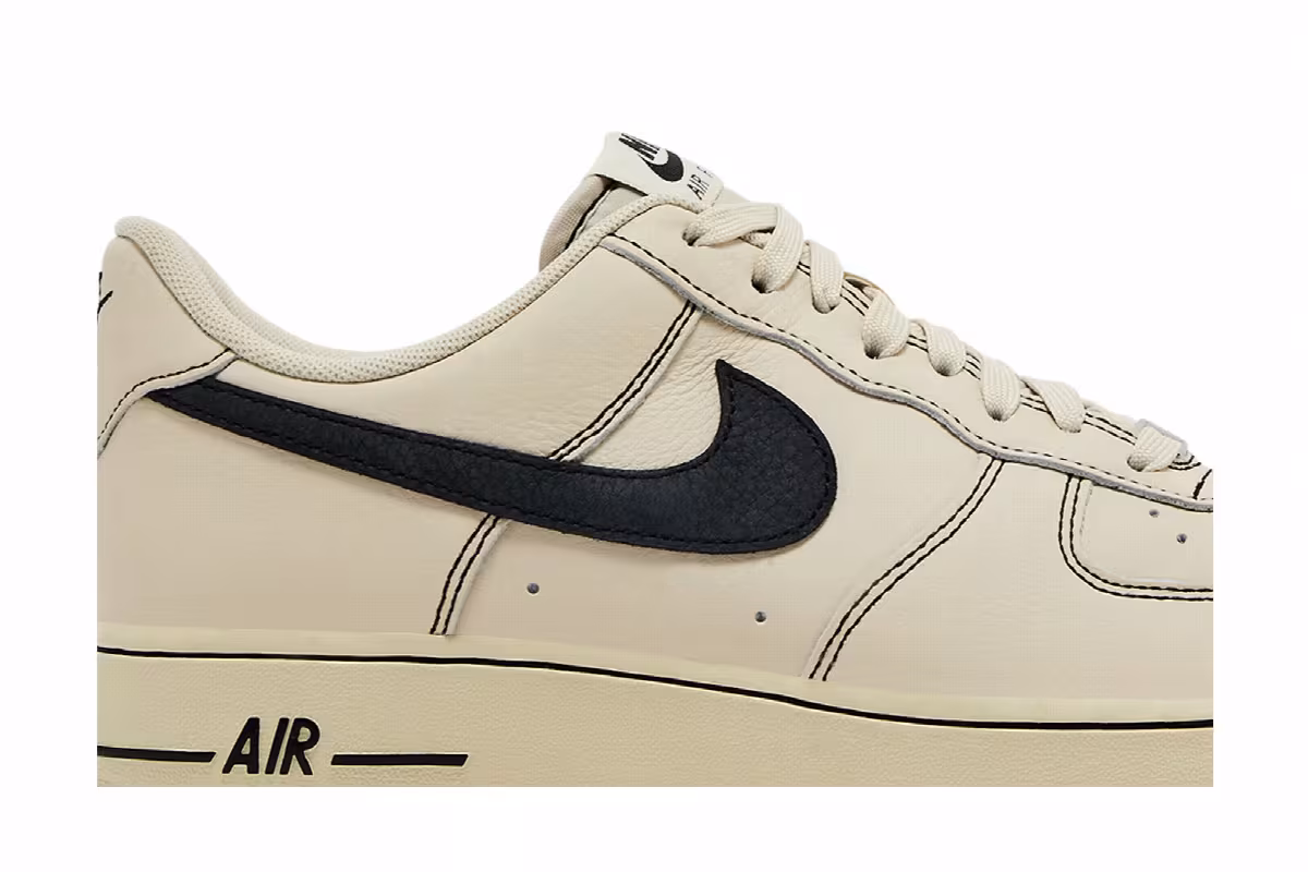 Nike Air Force 1 Light Khaki Black, view 3