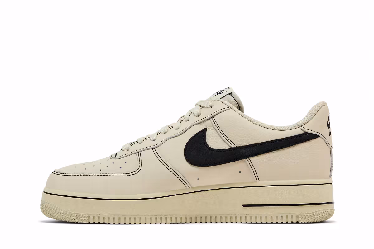 Nike Air Force 1 Light Khaki Black, view 4