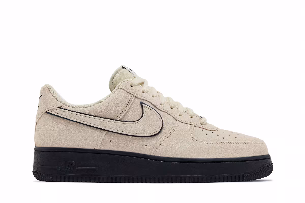 Nike Air Force 1 Light Khaki Suede, view 2