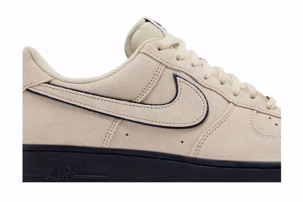 Nike Air Force 1 Light Khaki Suede, view 3
