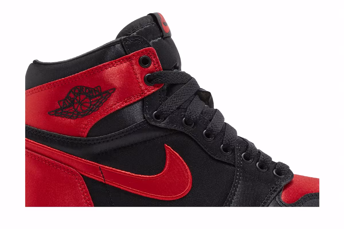 Women's Air Jordan 1 High OG Satin Bred 2023, view 3