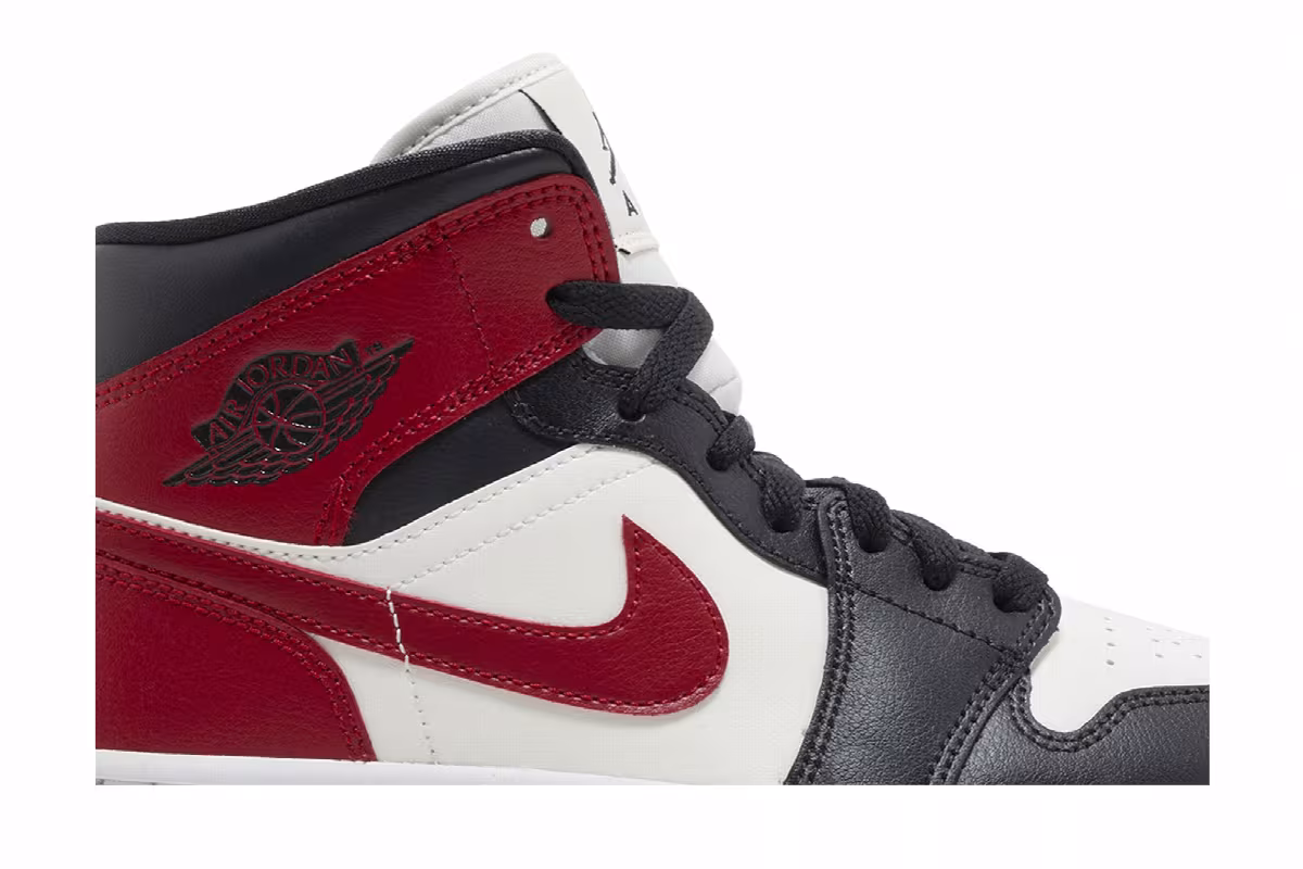 Women's Air Jordan 1 Mid Black Toe, view 3