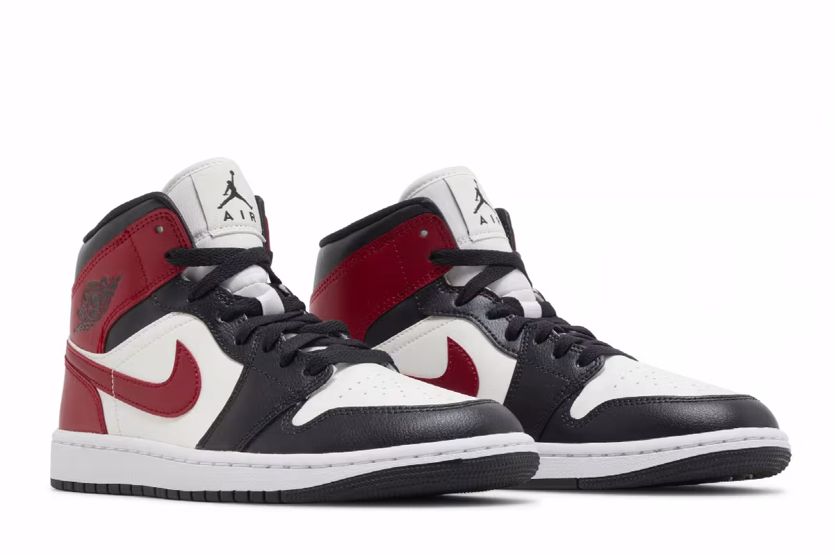 Women's Air Jordan 1 Mid Black Toe, view 9