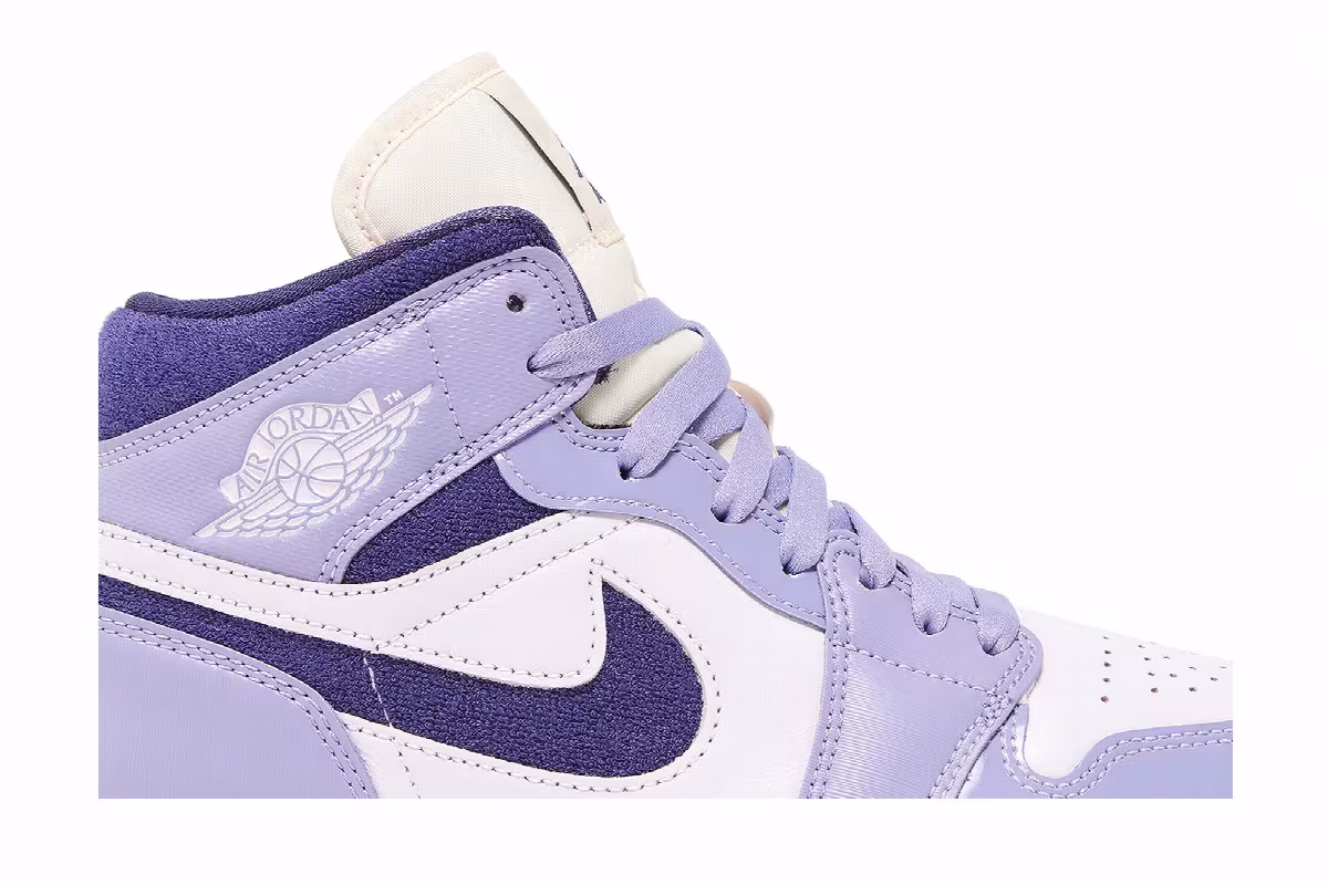 Women's Air Jordan 1 Mid SE Sky J Purple, view 3