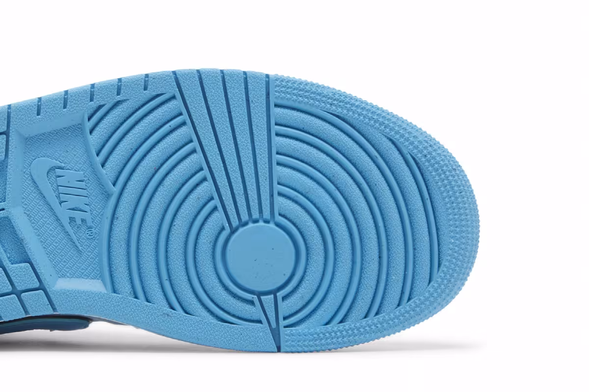 Women's Air Jordan 1 Mid SE Ice Blue, view 6