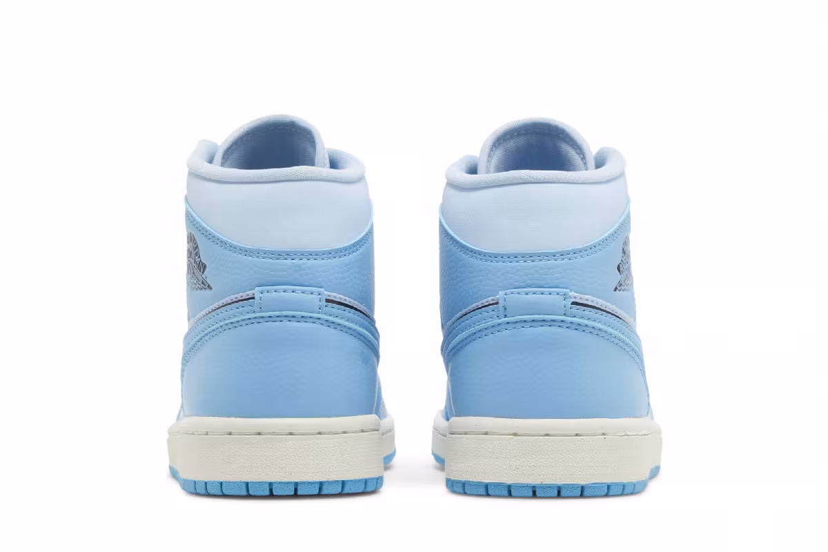 Women's Air Jordan 1 Mid SE Ice Blue, view 7