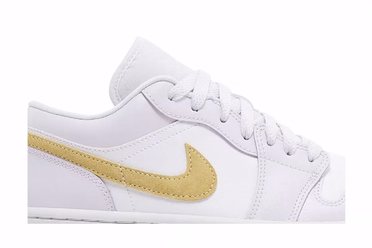 Women's Air Jordan 1 Low Barely Grape, view 3