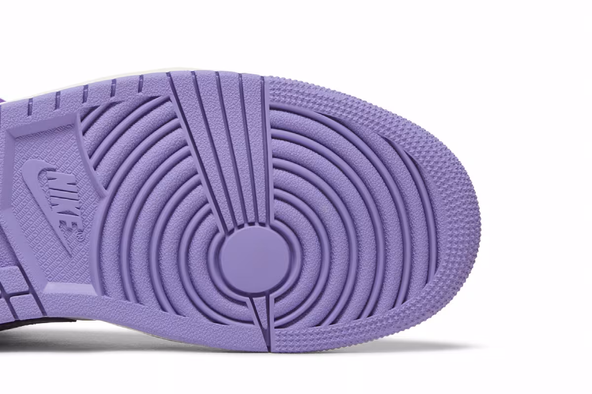 Women's Air Jordan 1 Mid Action Grape, view 6