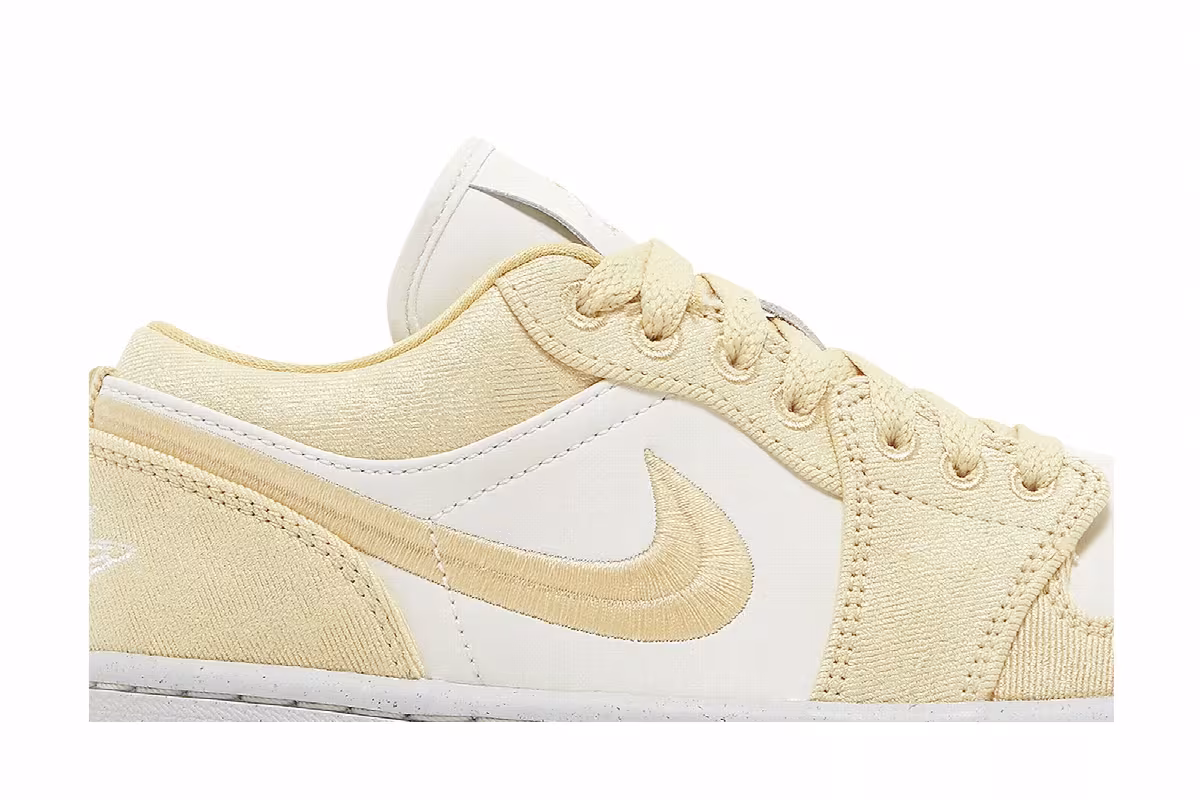 Women's Air Jordan 1 Low SE Team Gold, view 3