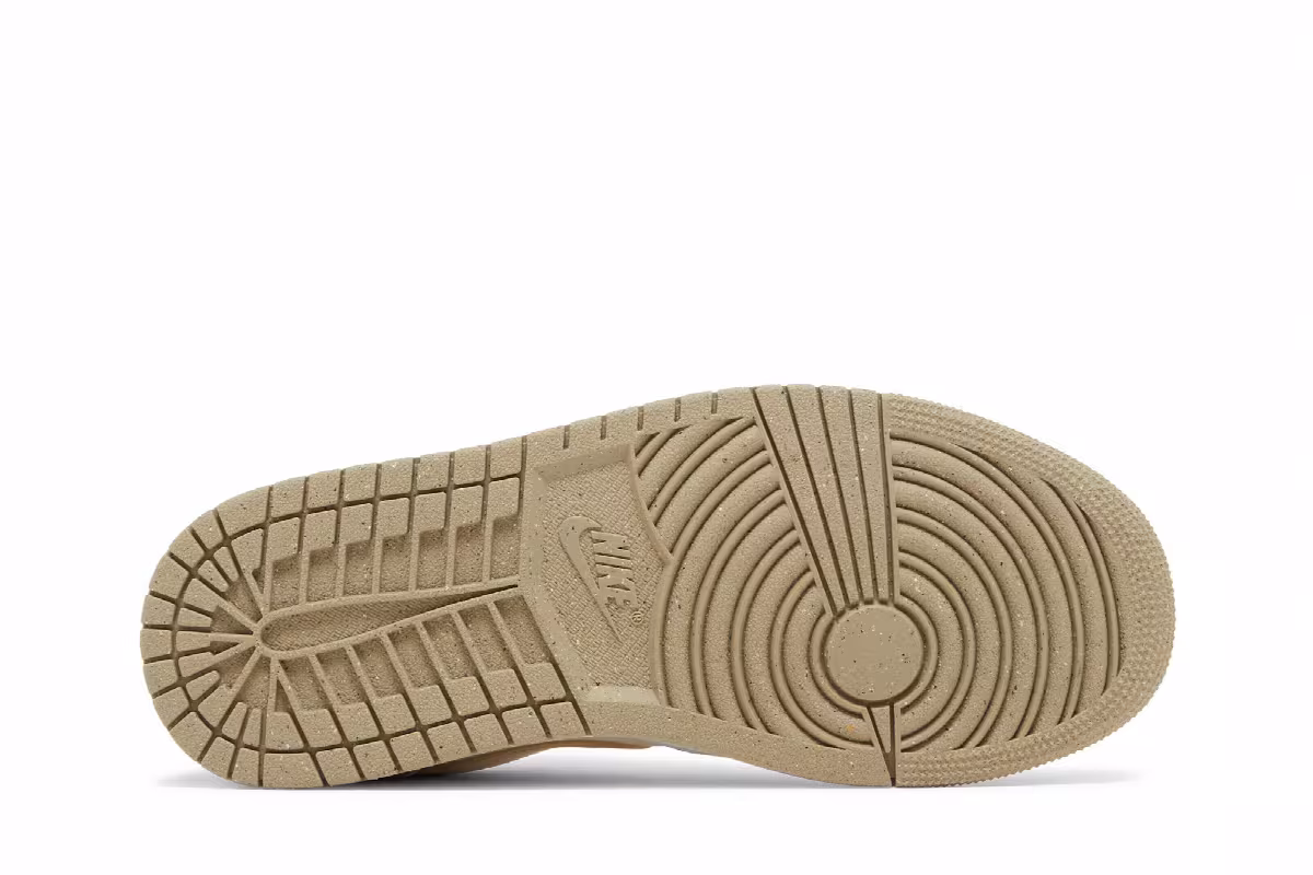 Women's Air Jordan 1 Low SE Team Gold, view 5