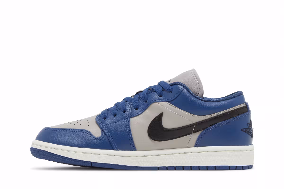 Women's Air Jordan 1 Low French Blue, view 4