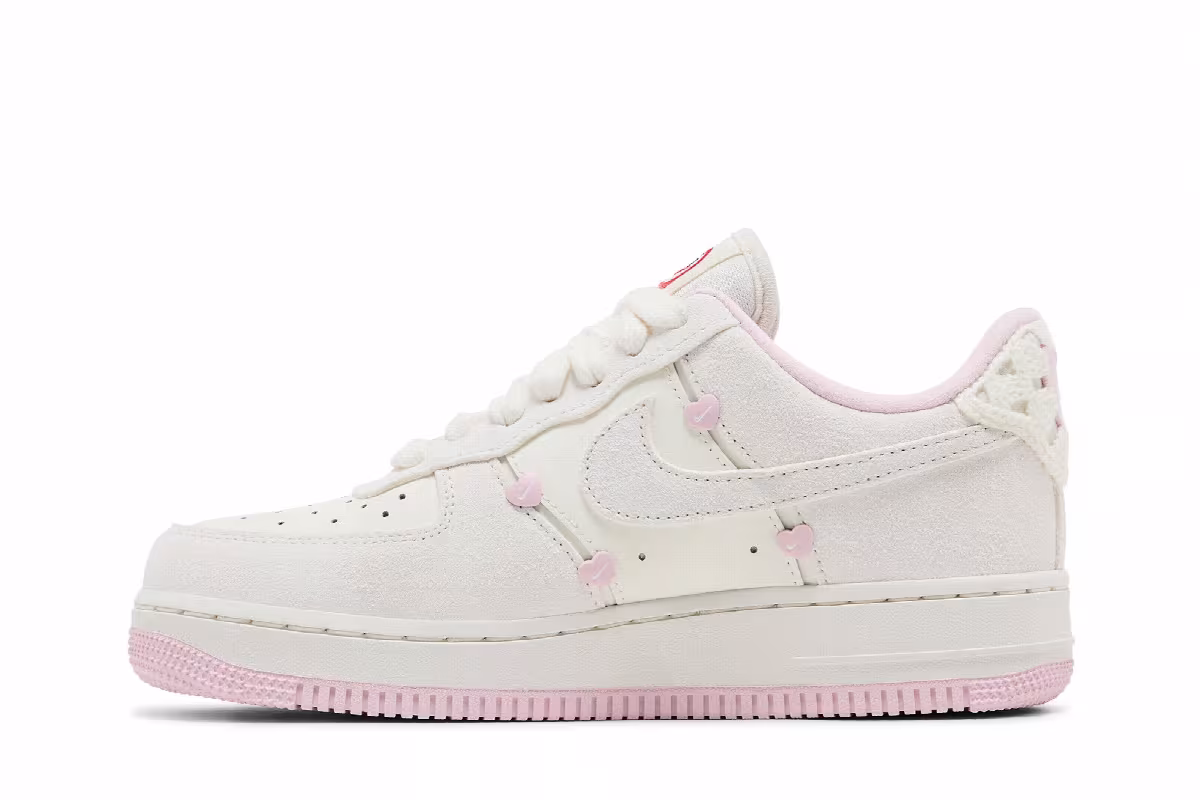 Nike Women's Air Force 1 Low Valentine's Day 2025, view 4