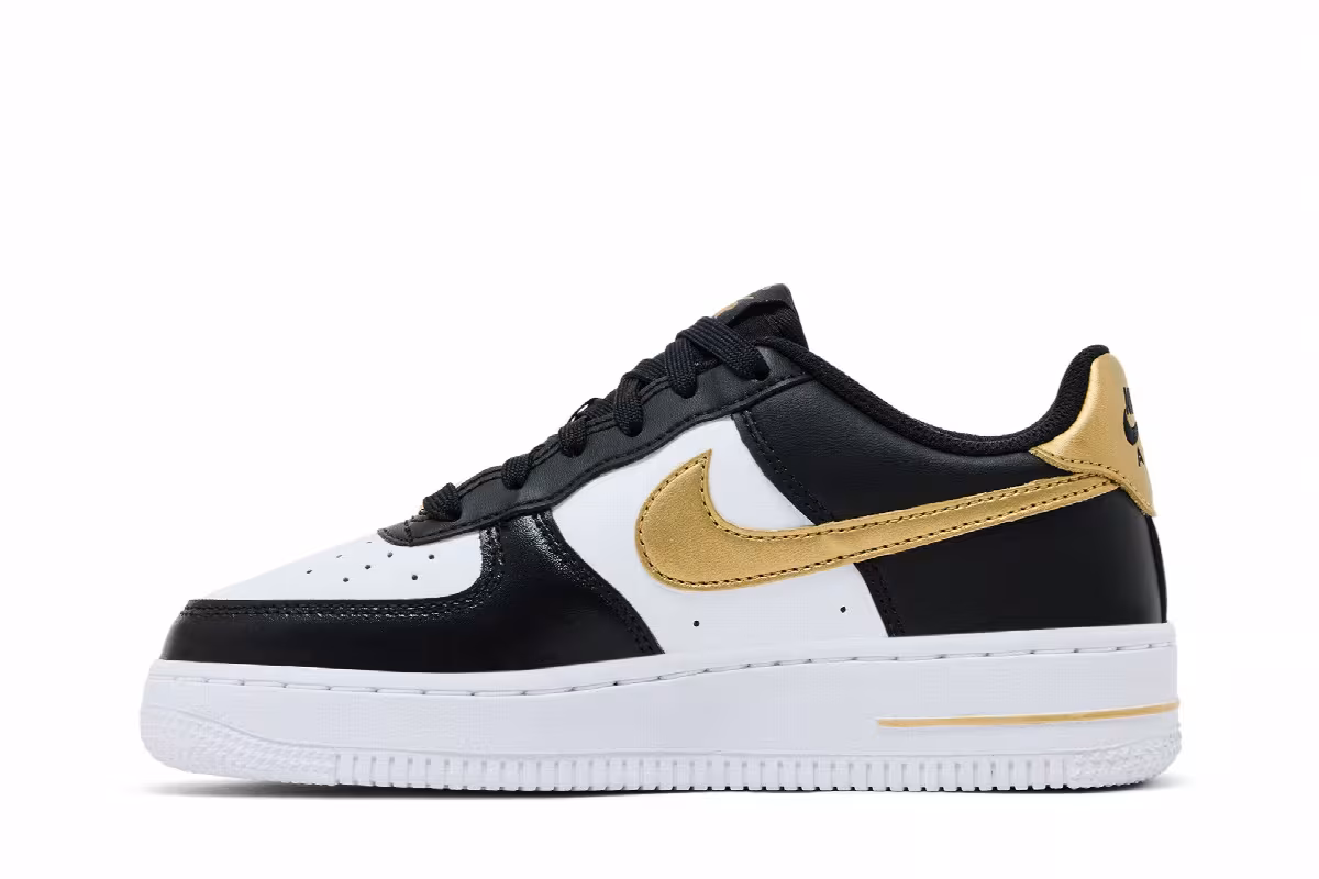 Nike Air Force 1 GS Black White Metallic Gold, view 4