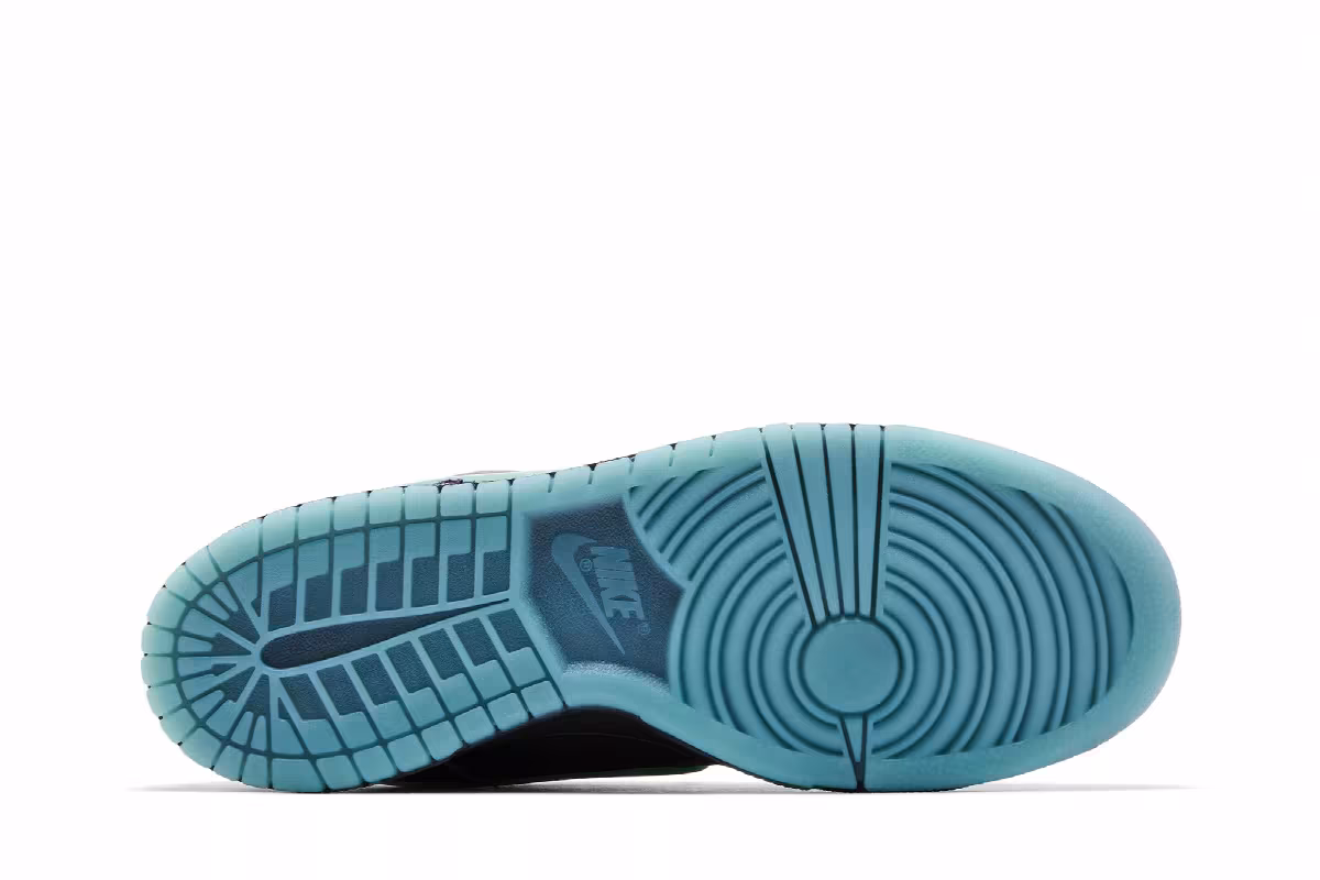 Nike Dunk Low LTD Wizard, view 5