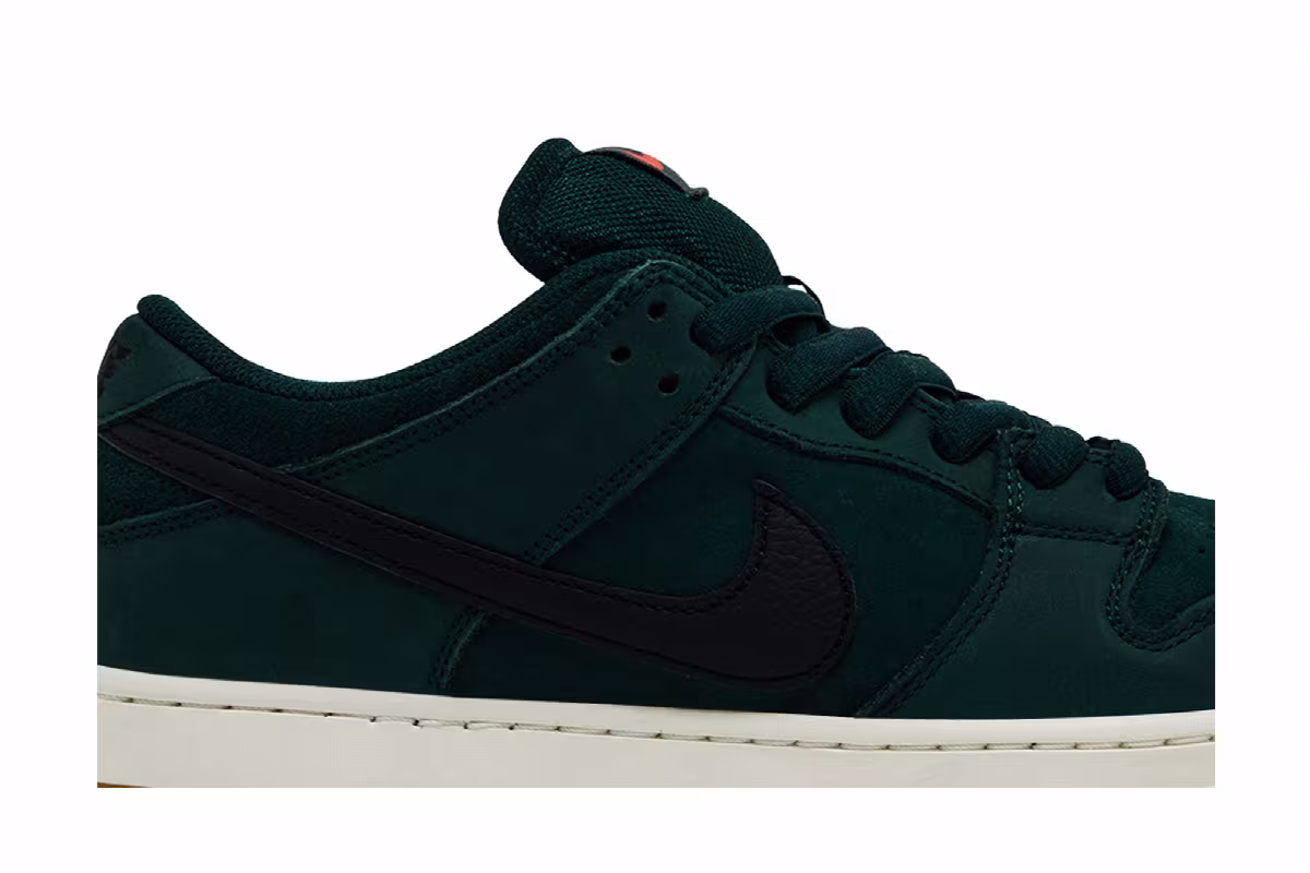 Nike Dunk Low Pro SB Deep Fir, view 3