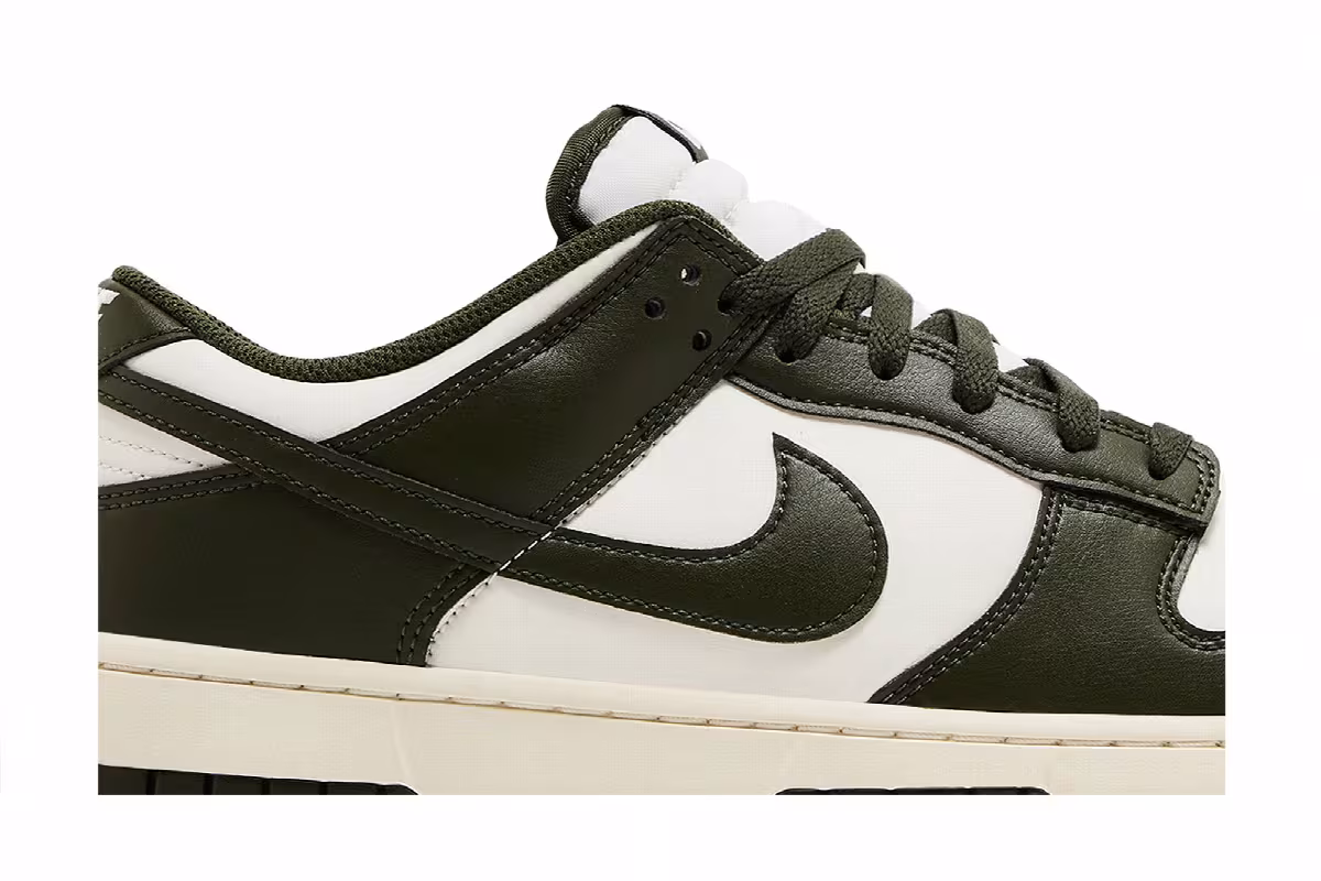 Nike Men's Dunk Low Cargo Khaki, view 3