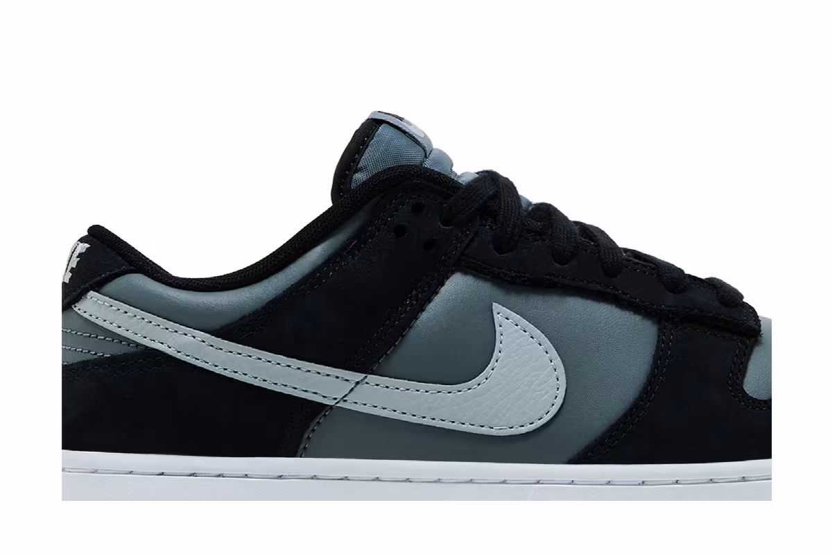 Nike Dunk Low Black Smoke Grey, view 3