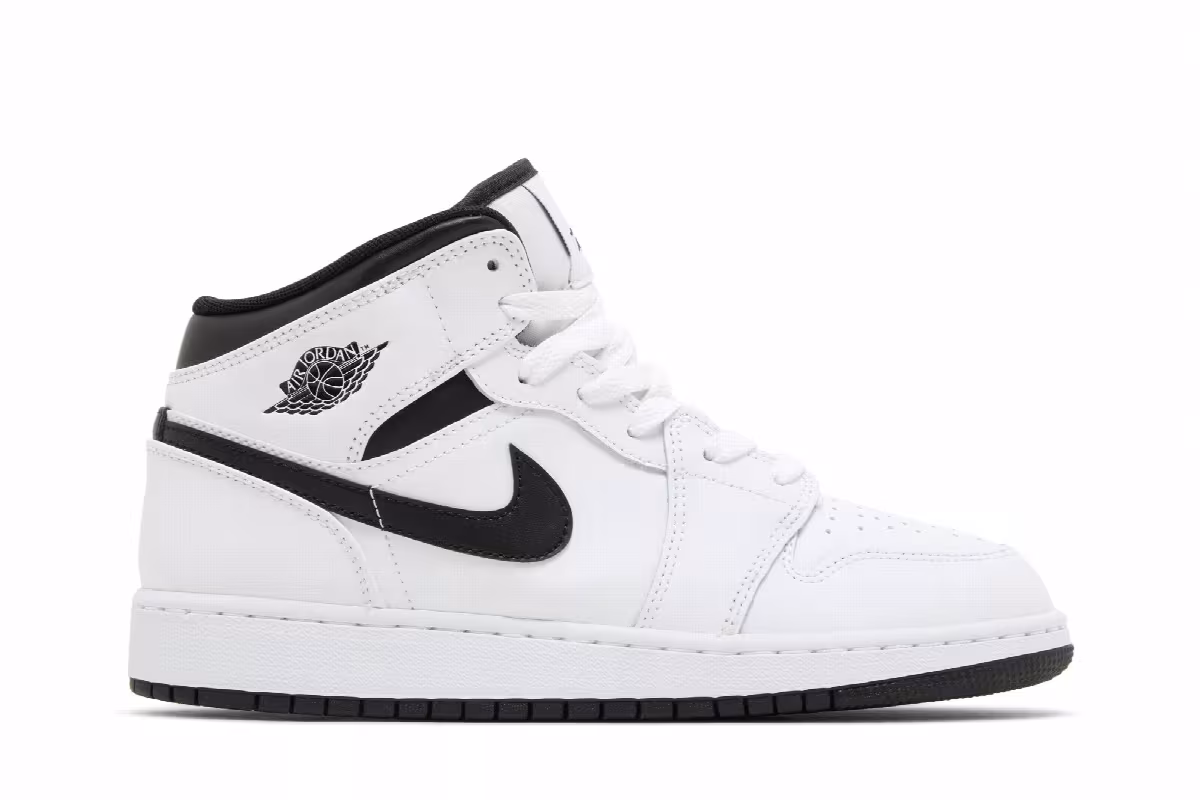Air Jordan 1 Mid GS White Black, view 2