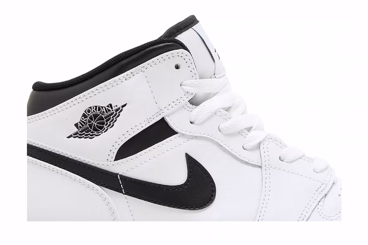 Air Jordan 1 Mid GS White Black, view 3