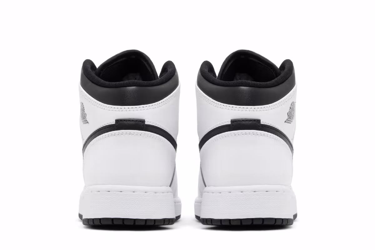 Air Jordan 1 Mid GS White Black, view 7