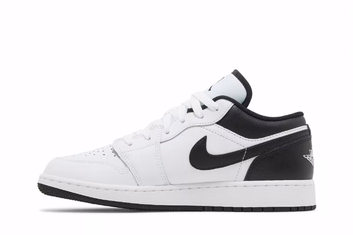 Air Jordan 1 Low GS White Black, view 4