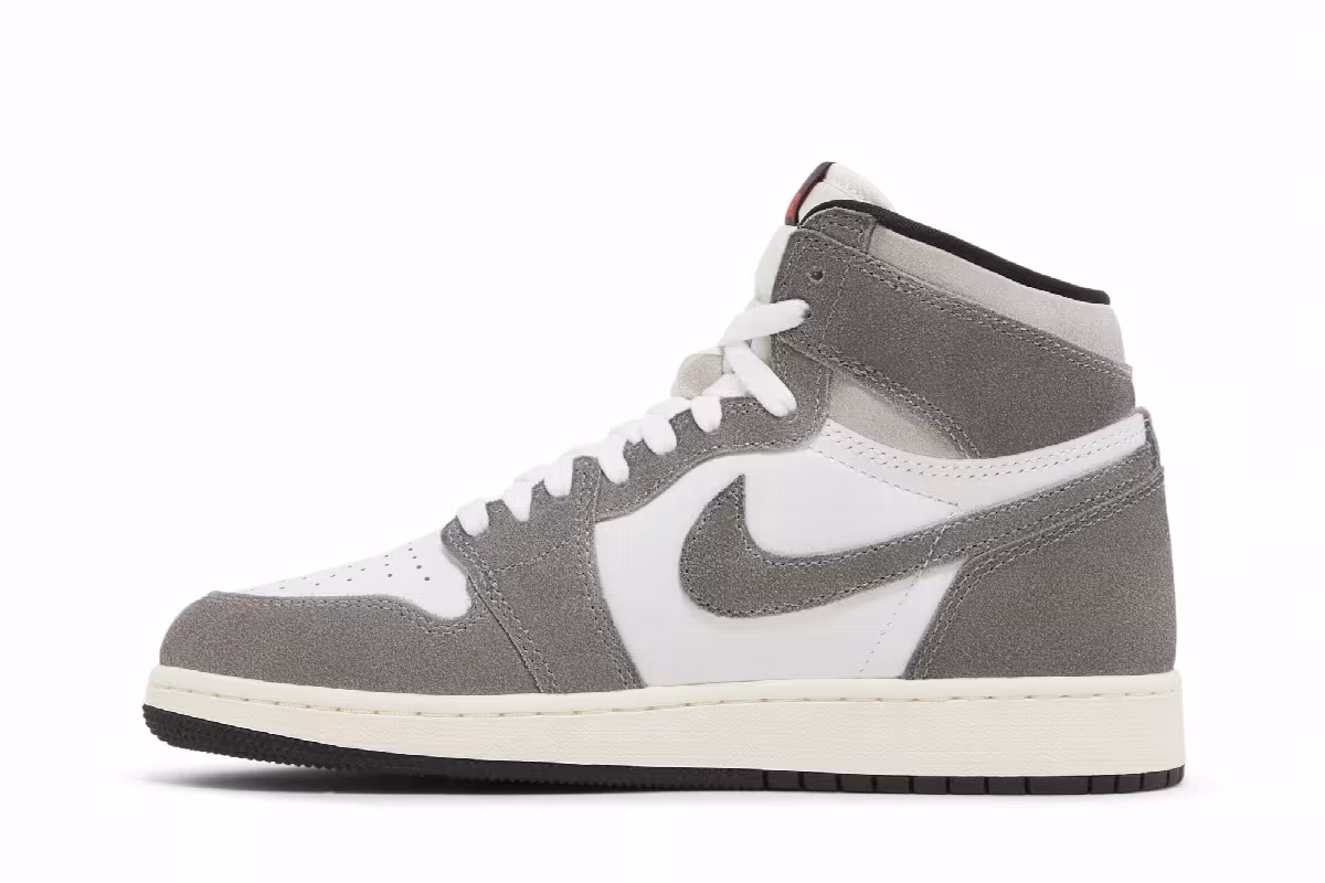 Air Jordan 1 High OG GS Washed Black, view 4