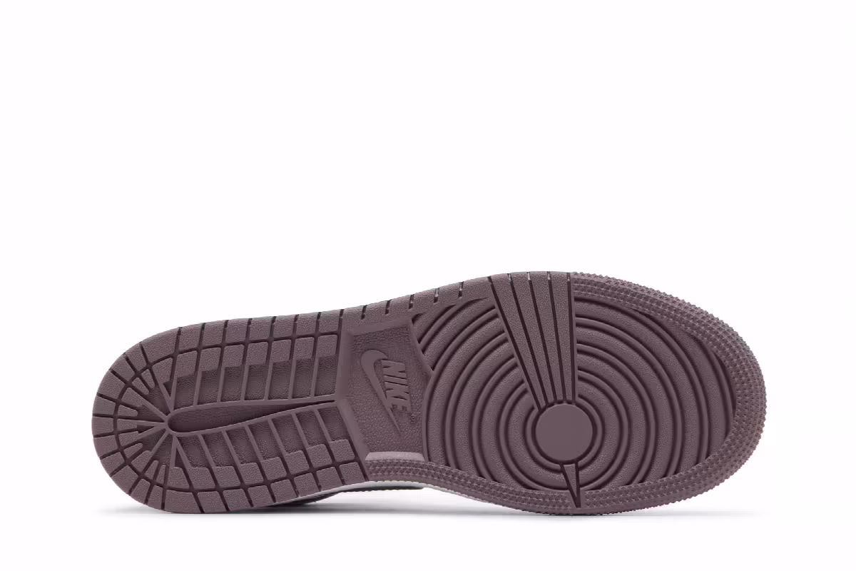 Air Jordan 1 High OG GS Mauve, view 5