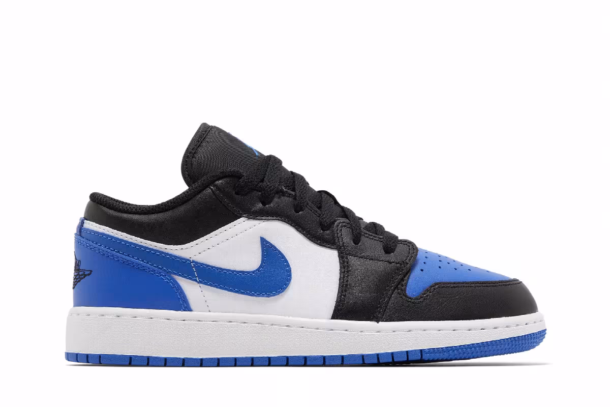 Air Jordan 1 Low GS Alternate Royal Toe, view 2