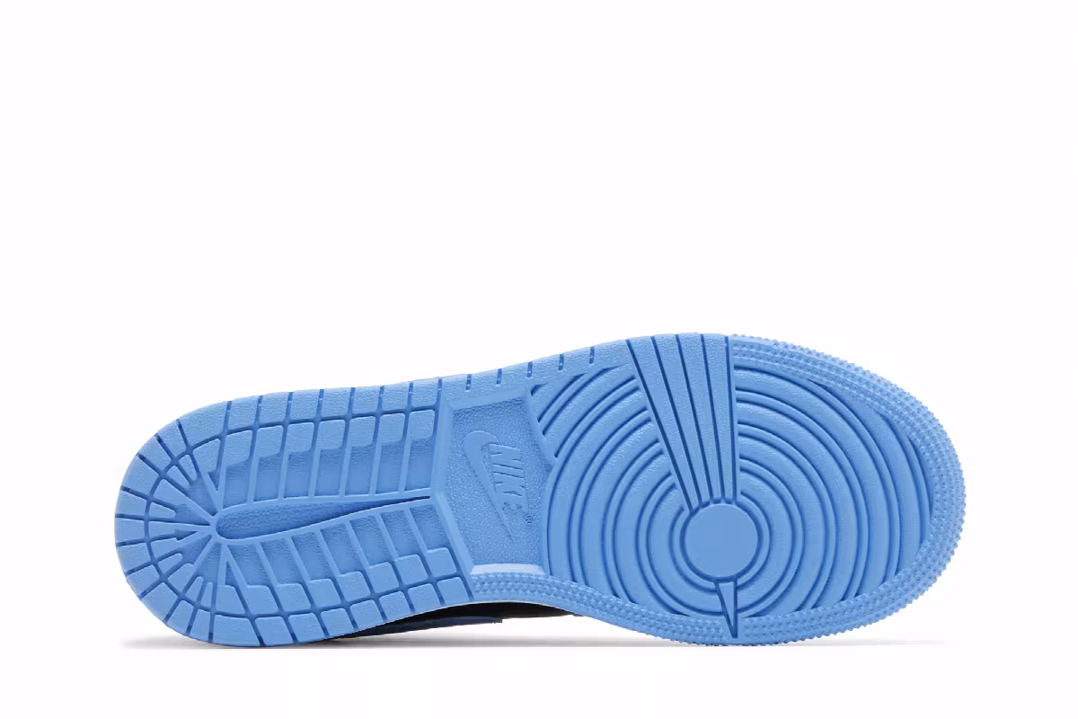 Air Jordan 1 Mid GS University Blue Black, view 5