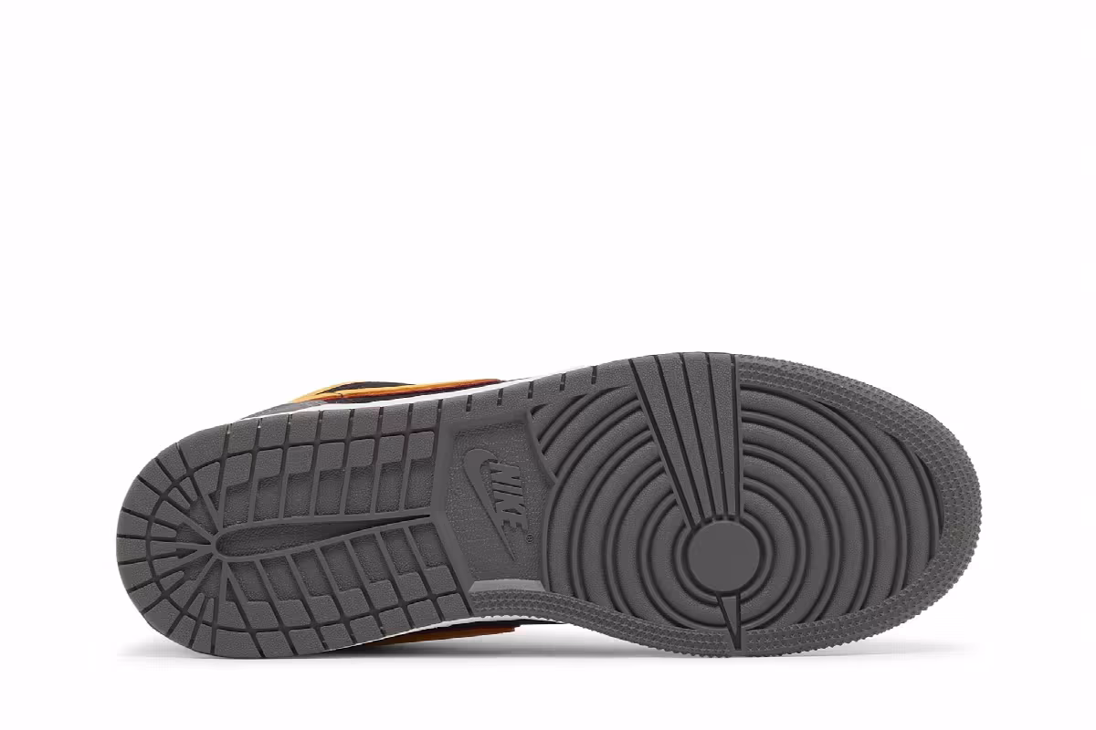 Air Jordan 1 Low SE GS Vivid Orange, view 5
