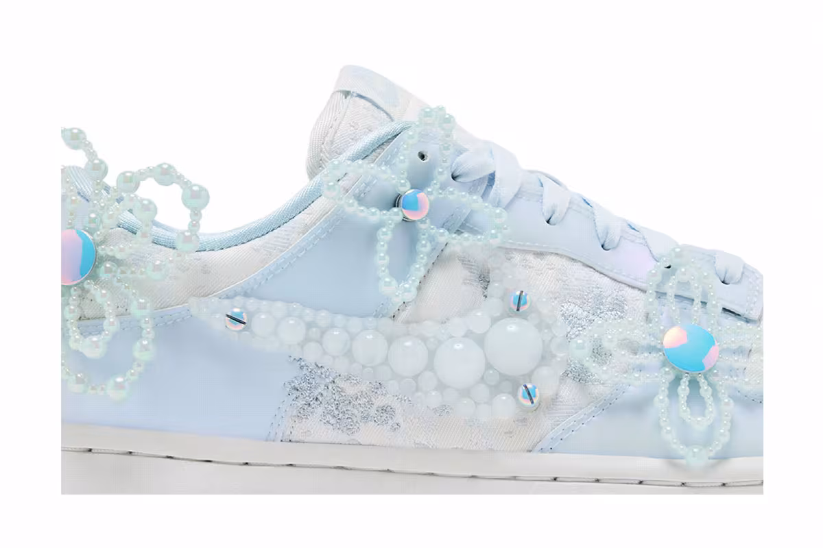 Susan Fang x Nike Women's Dunk Low Artist Collection, view 3