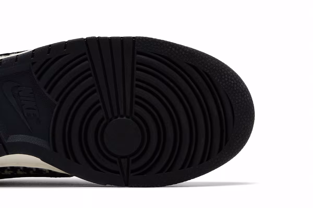 Harris Tweed x Nike Women's Dunk Low Black Phantom, view 6