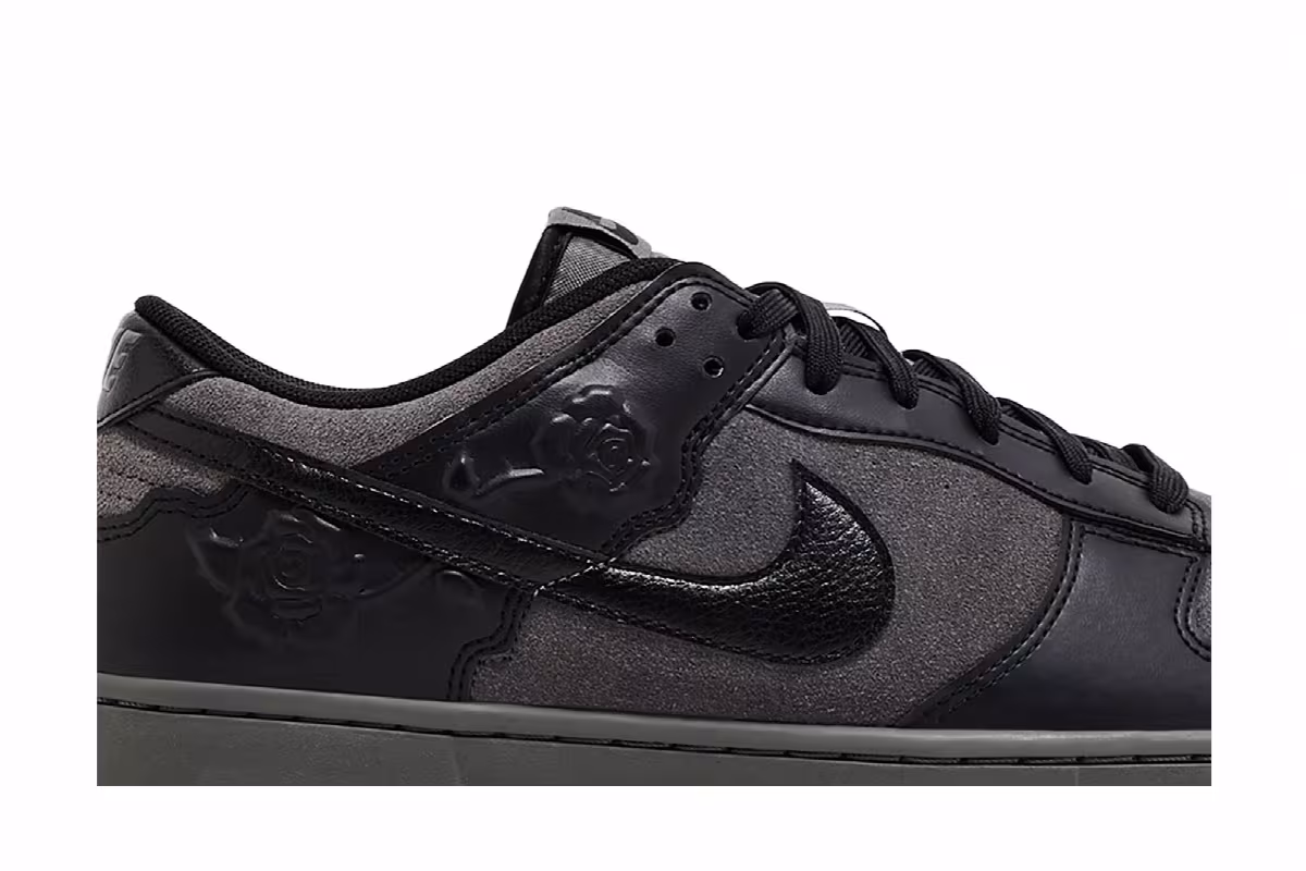 Nike Women's Dunk Low Black Roses, view 3
