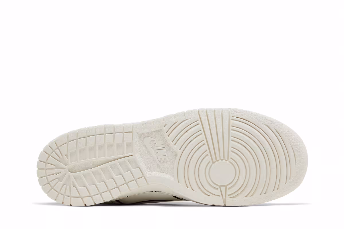 LEGO x Nike Dunk Low GS Sail, view 5