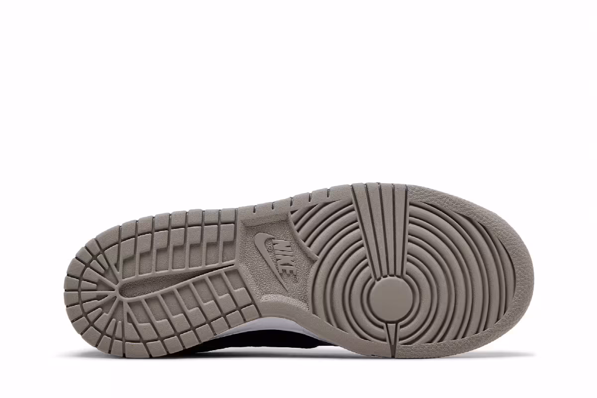 Nike Dunk Low GS College Grey Black, view 5