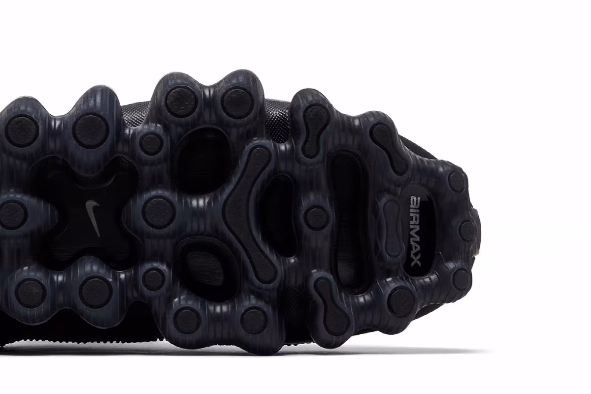 Nike Air Liquid Max Triple Black, view 6